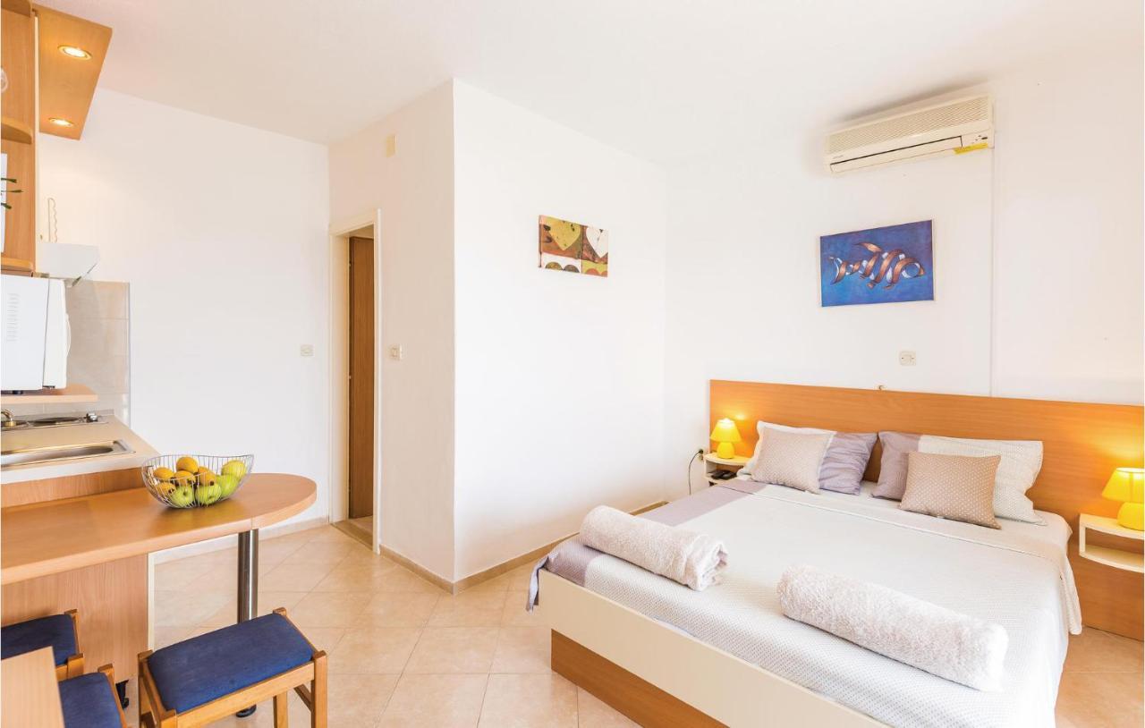 Lovely Apartment In Brela With House Sea View Exterior photo
